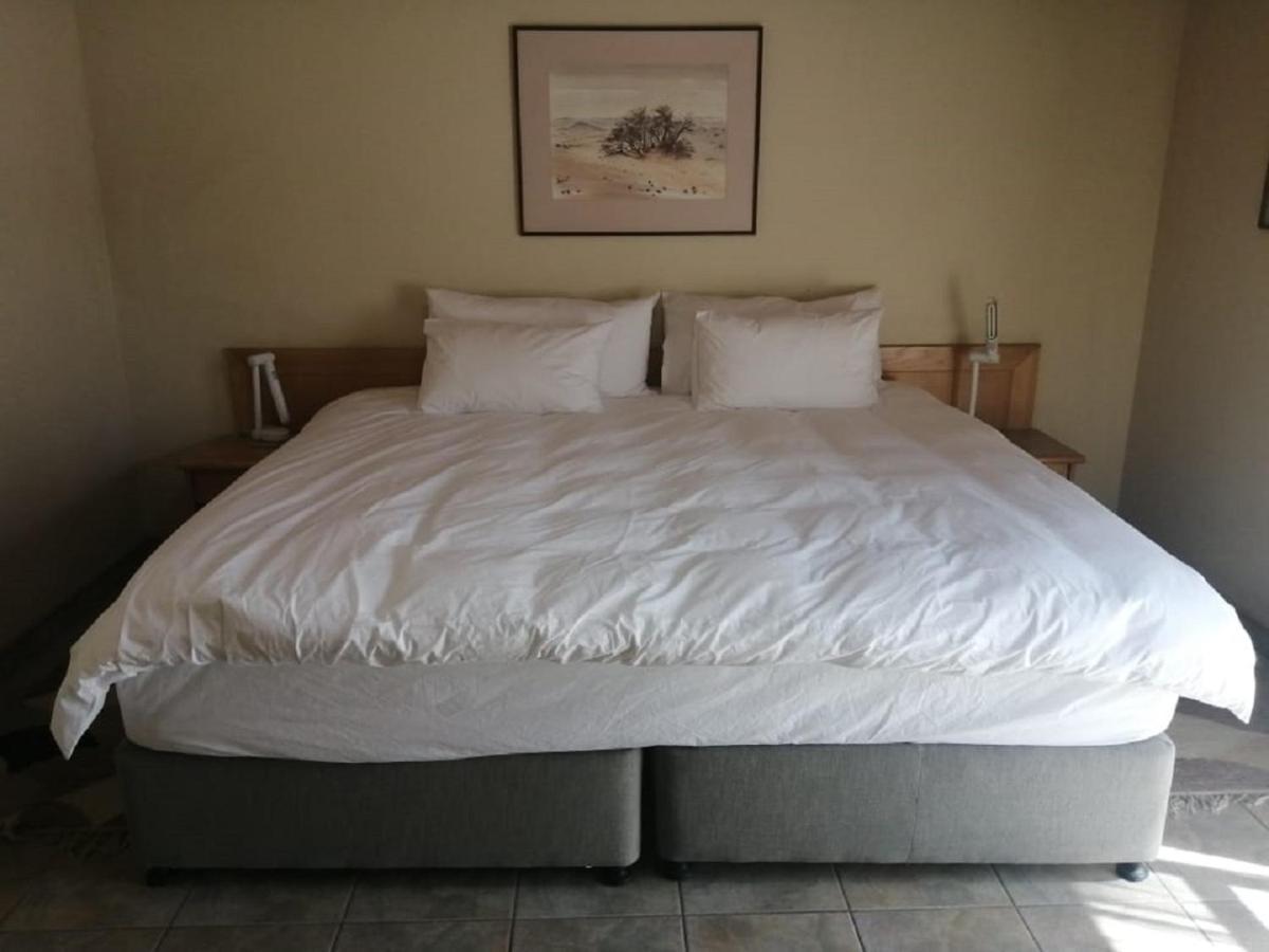 Hotel Pension Palmquell Klein Windhoek Luaran gambar
