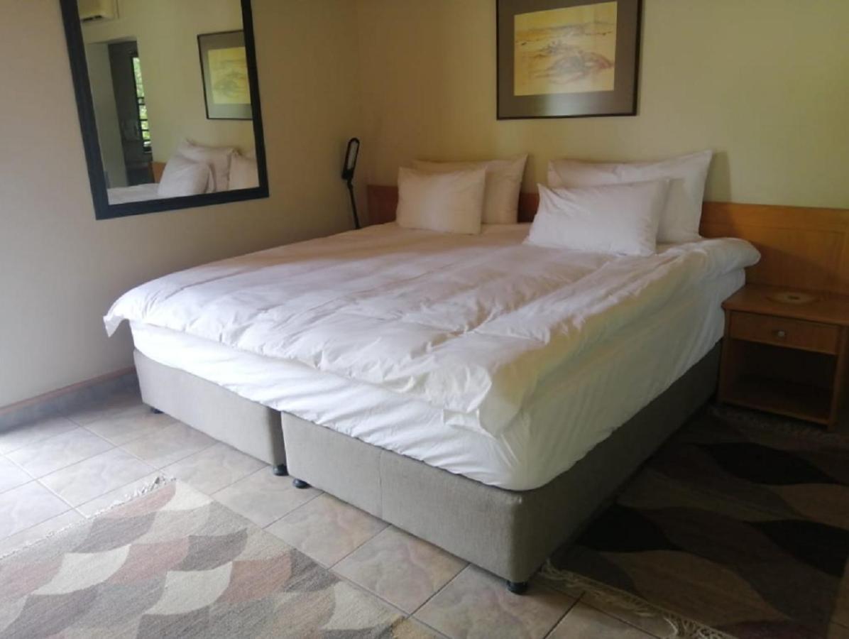 Hotel Pension Palmquell Klein Windhoek Luaran gambar