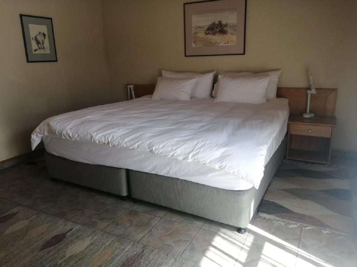 Hotel Pension Palmquell Klein Windhoek Luaran gambar