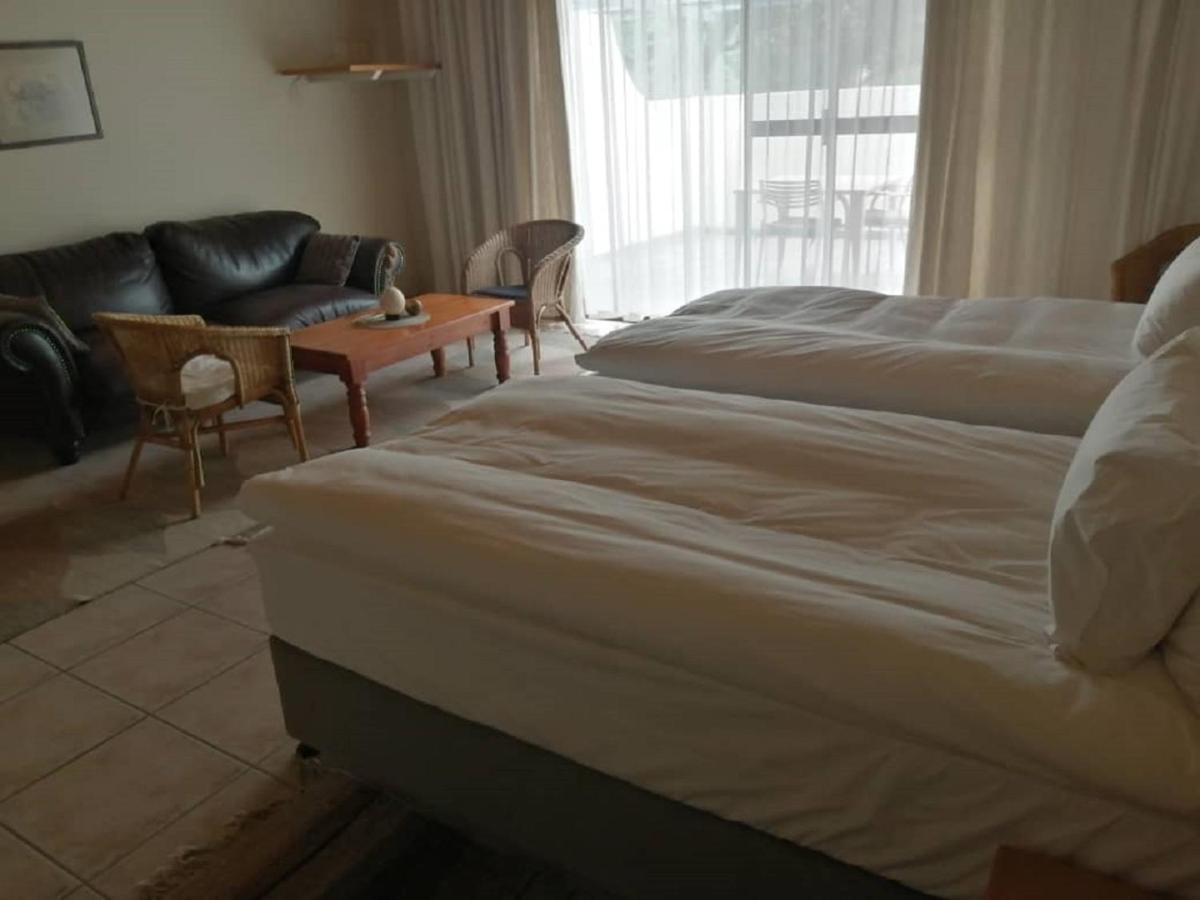 Hotel Pension Palmquell Klein Windhoek Luaran gambar