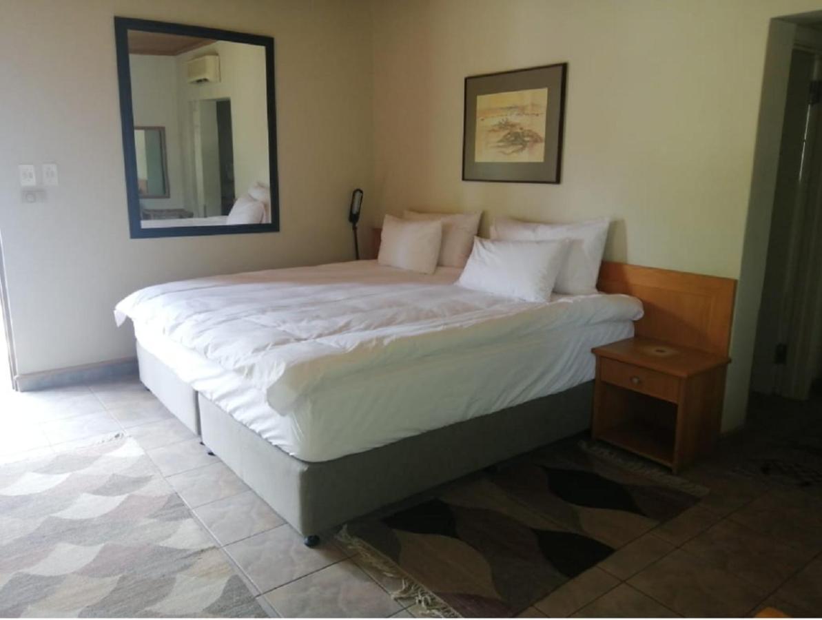 Hotel Pension Palmquell Klein Windhoek Luaran gambar